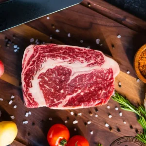 Hel wagyu ribeye med MBS 4–5 – rå udskæring med flot marmorering